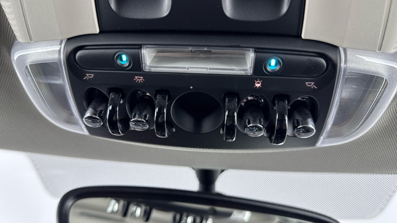 MINI Hatchback 1.5 Cooper Classic 5dr Auto [Nav Pack] Petrol Hatchback